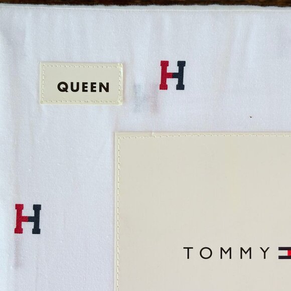 TOMMY HILFIGER Queen Size Crisp Percale Cotton Sheet Set - VARSITY H - Picture 2 of 4
